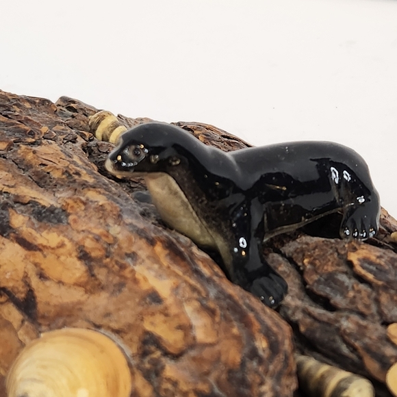 Vintage Driftwood Handmade Artisan Seashell Figurine Home Decor Folk Art Seal - Picture 3 of 8